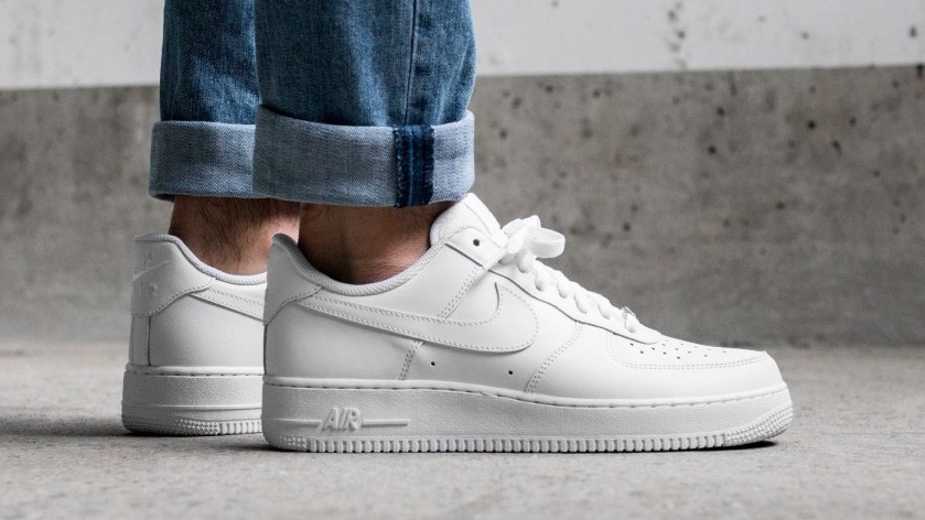 Pikken Paard kalmeren 7 stijlvolle witte sneakers uit 2019 onder de 100 euro