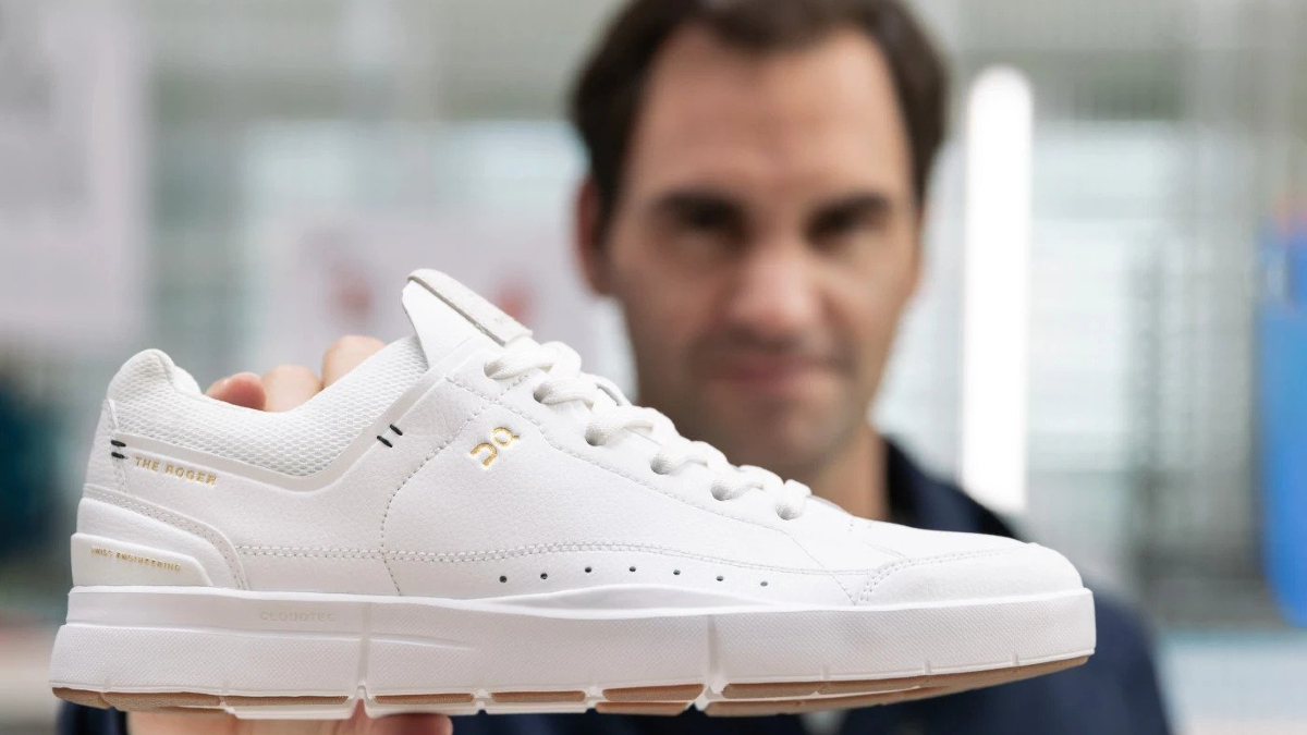 In hoeveelheid Opstand krans On-sneakers Roger Federer opnieuw in de verkoop