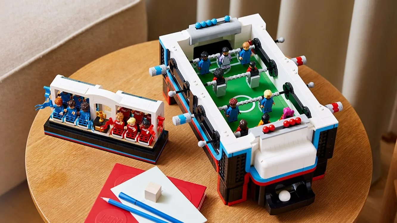 filosoof aan de andere kant, Menselijk ras LEGO dropt werkende voetbaltafel vol diversiteit en inclusie