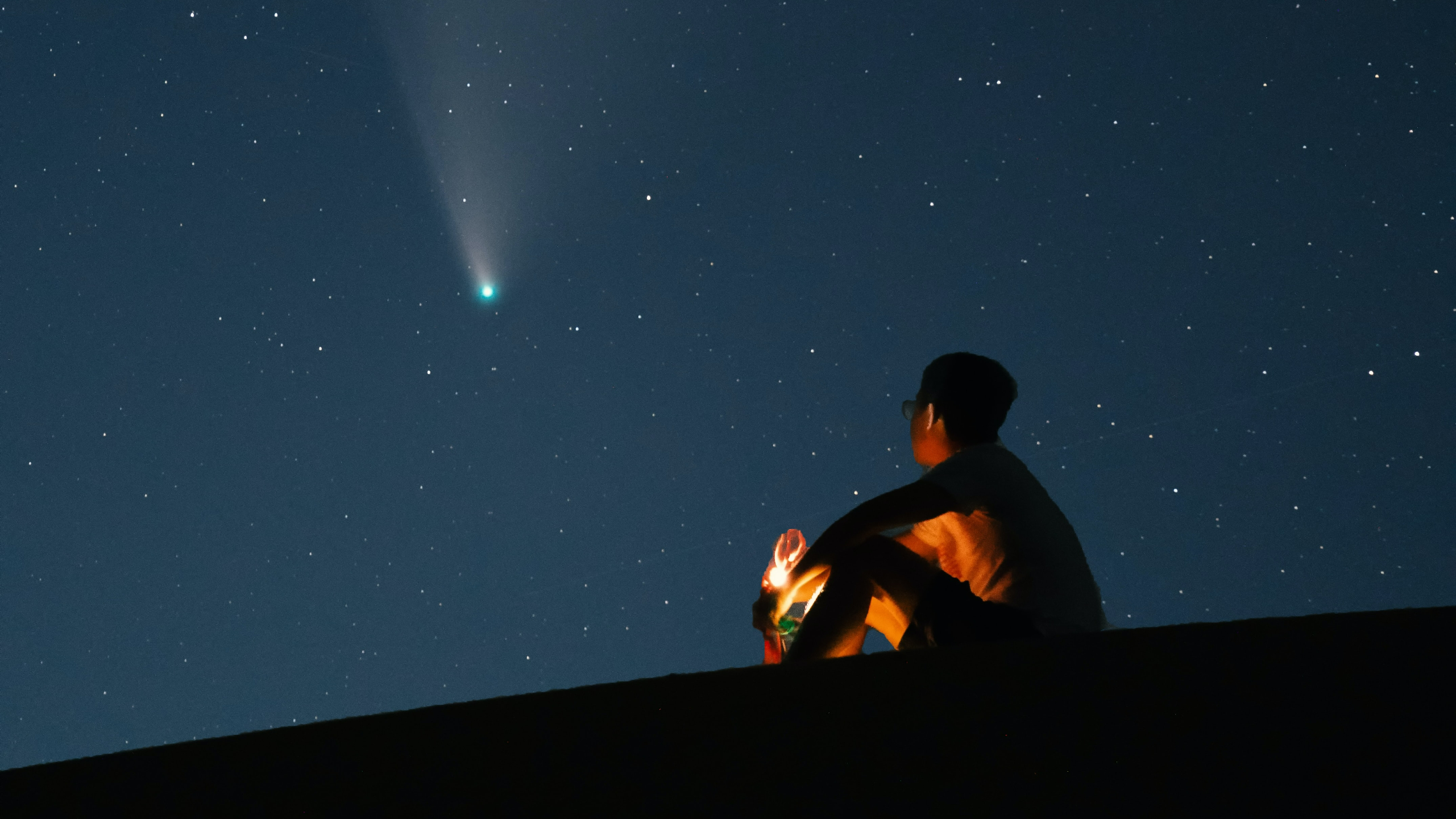 La cometa viene vista ad occhio nudo per la prima volta dai tempi dei Neanderthal